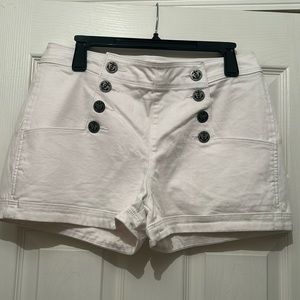 Express women’s size 10 white shorts